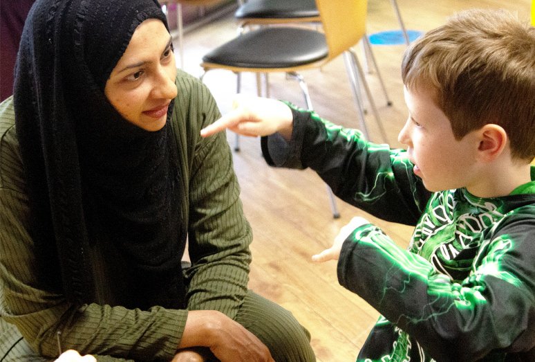 Woman_talking_with_boy